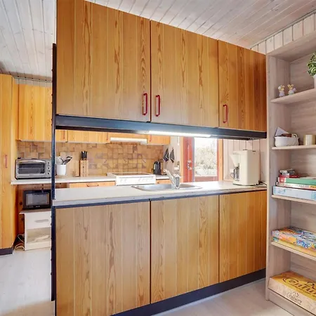 Eljene - 750m From The Sea By Interhome