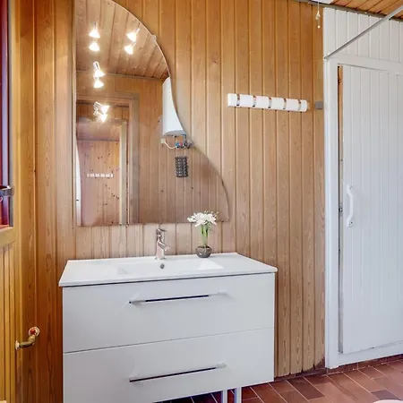 Eljene - 750m From The Sea By Interhome *